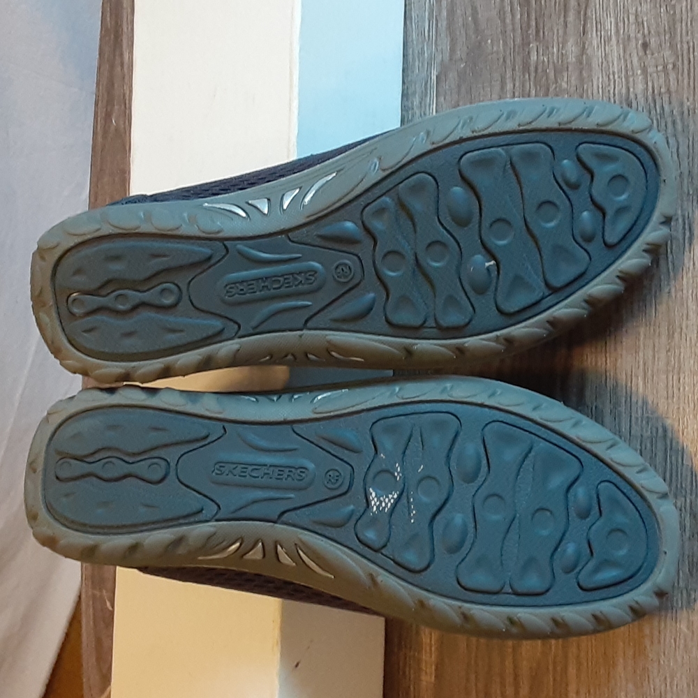 Skechers 6.5 relaxed fit air cooled memory foam sneakers - Picture 2 of 3